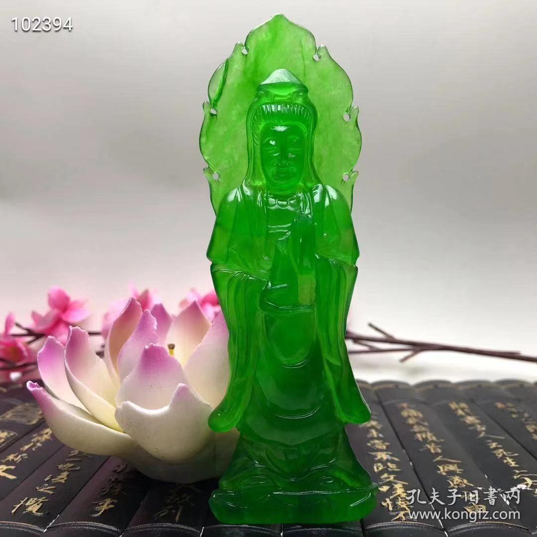 顶级龙石种帝王绿翡翠观音摆件,包浆老辣,翠质冰透细腻,种水十足,莹光