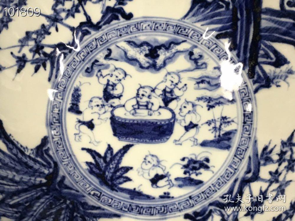 明宣德青花婴戏图纹刮棱花边碗