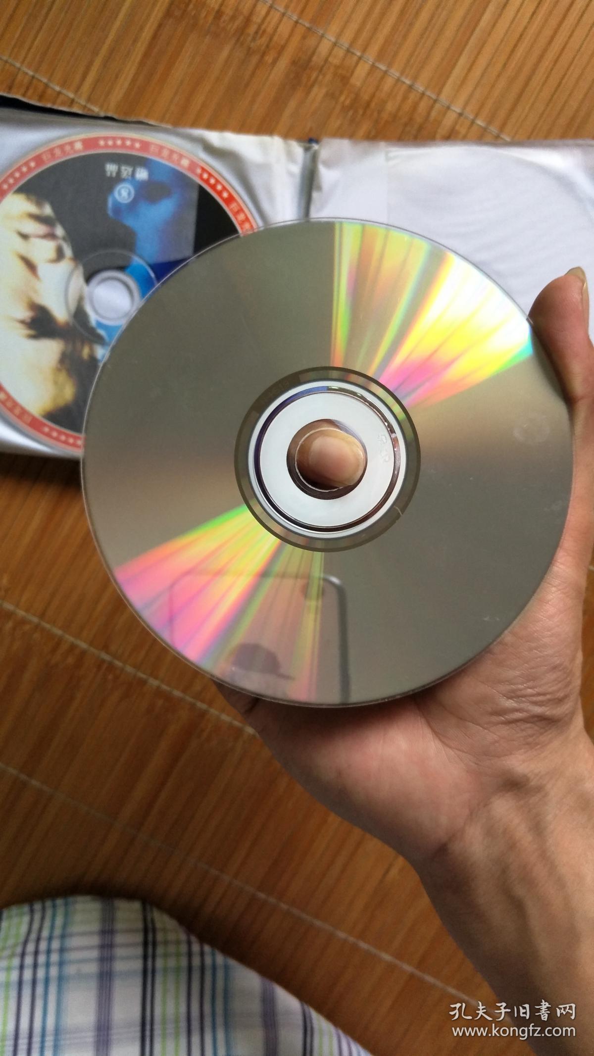 成龙电影合集,13碟,此光碟vcd,dvd播放不了,只有电脑才可以播放.