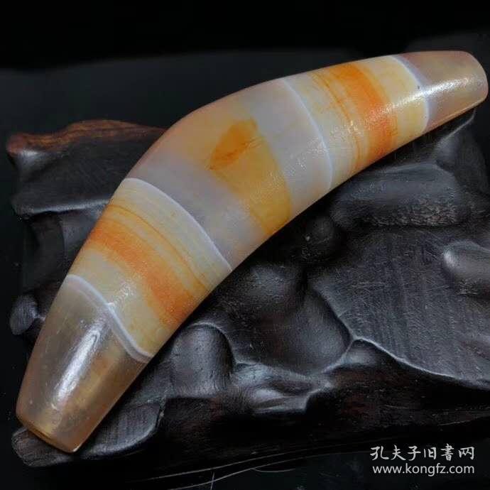 老缠丝纹玛瑙牛角形天珠
