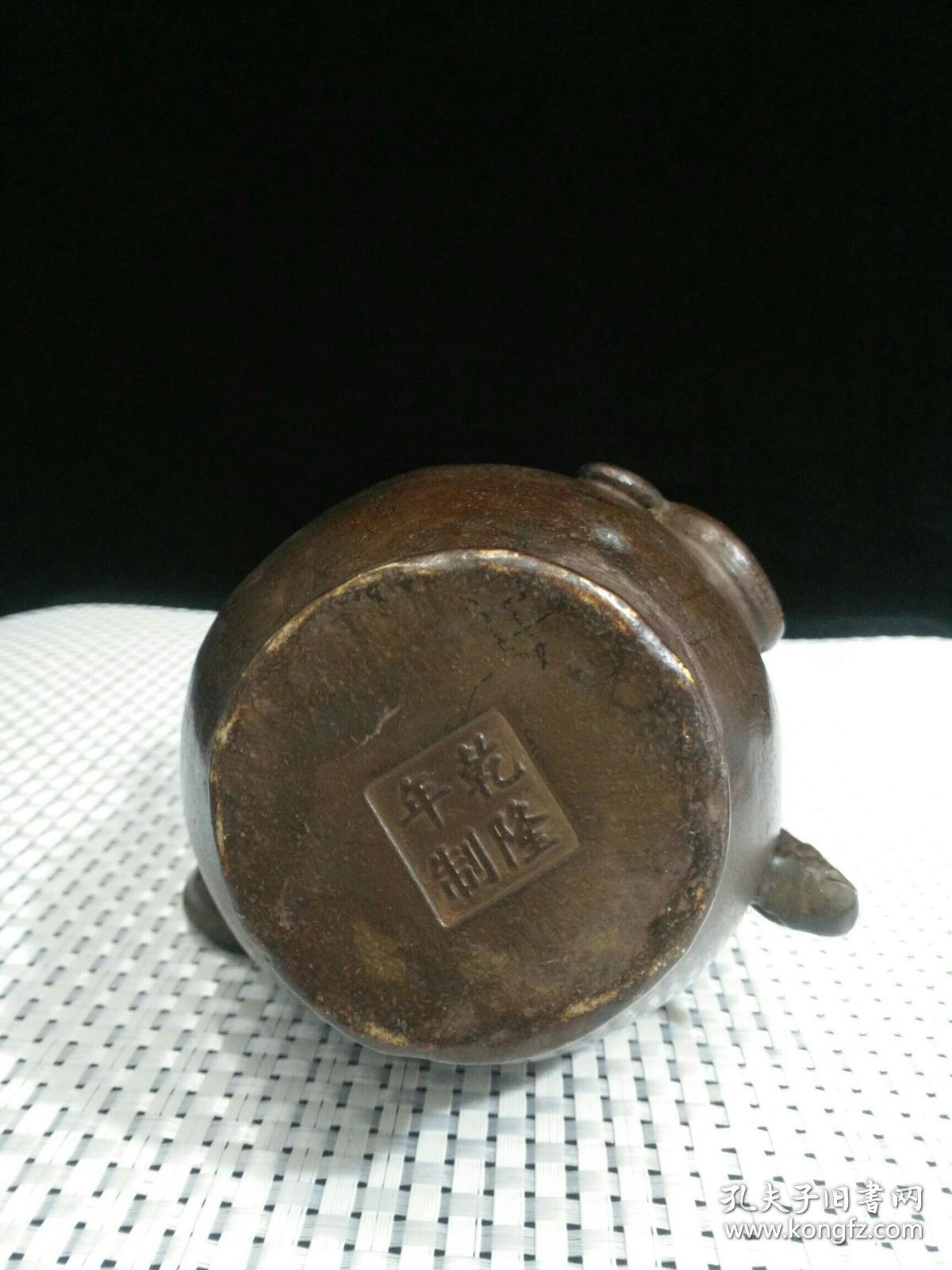 旧藏乾隆年制款铜镶嵌宝石【龙凤壶】一把此件藏品器形经典包浆醇厚