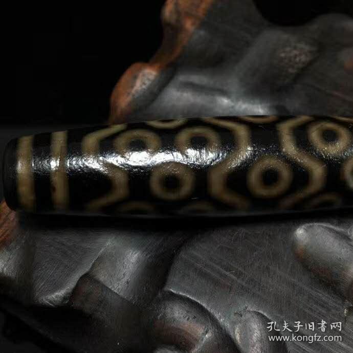 回流千年西藏老料高油包浆开片【二十八眼天珠】尺寸:79*16mm 重量:32