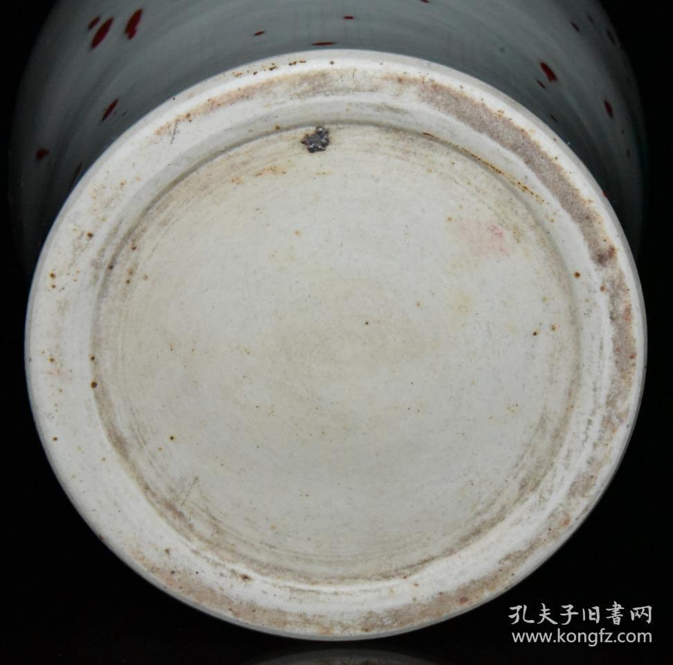 明永乐甜白釉点彩暗刻龙纹梅瓶