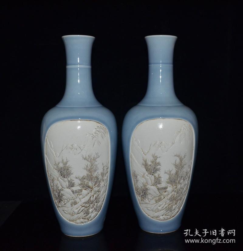 清王炳荣天蓝釉开窗白瓷雕刻山水纹花瓶一对 38x15