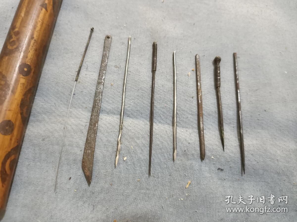 晚清民国中医工具,针灸针,三棱针,铁针八件一筒.