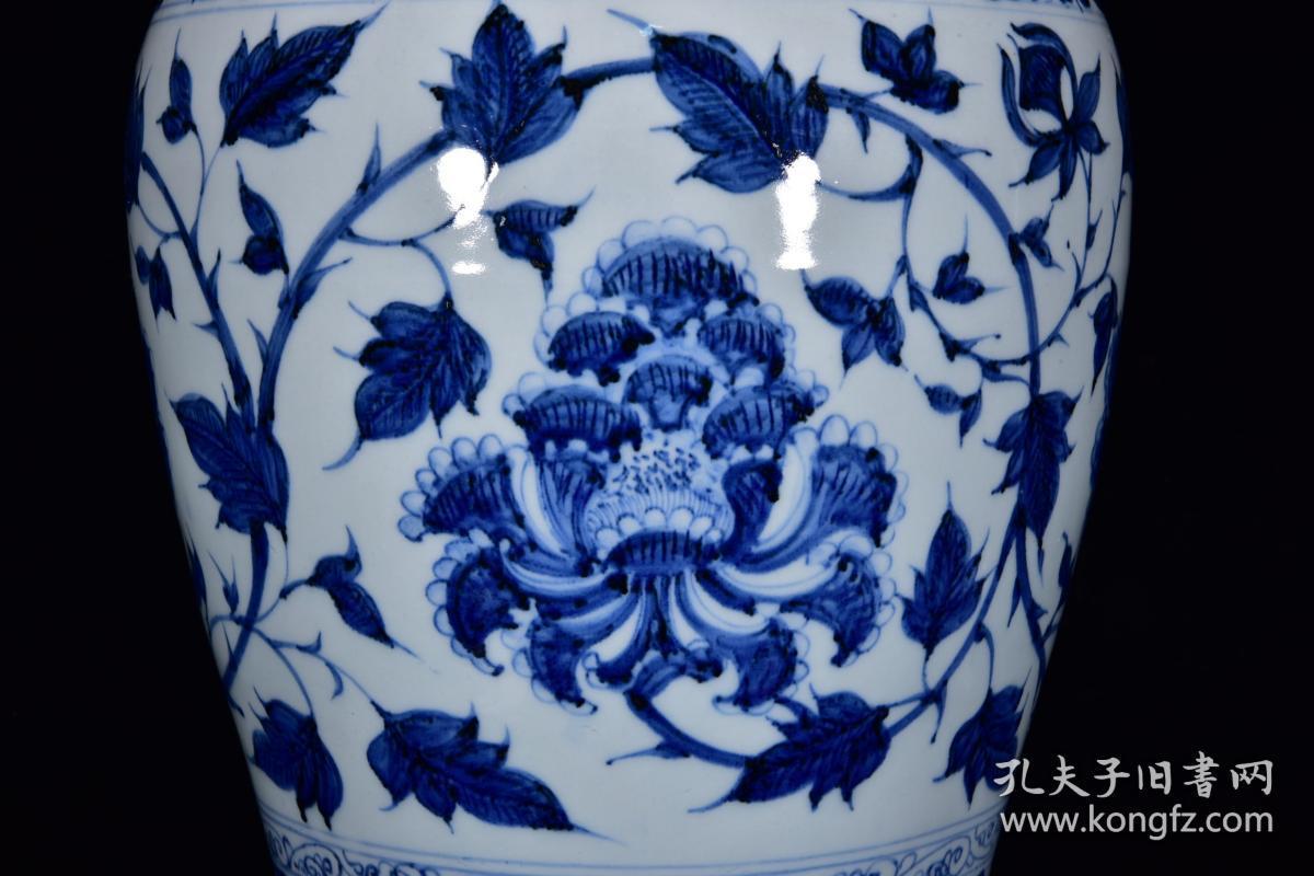 元青花缠枝牡丹纹梅瓶