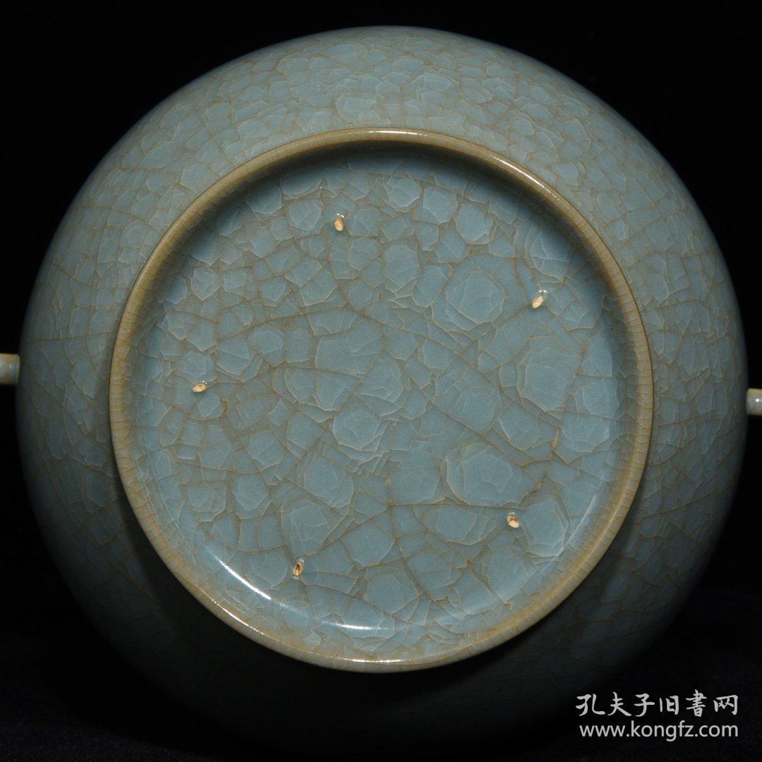 宋汝窑冰裂纹弦纹尊