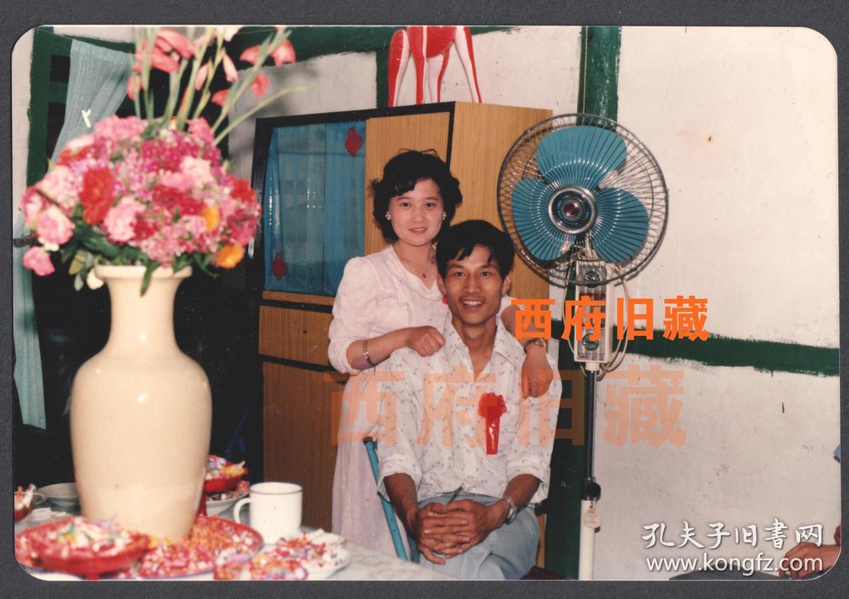 八十年代结婚照,婚房内布置,堆放的贺礼,家长合影等6张彩照1张黑白