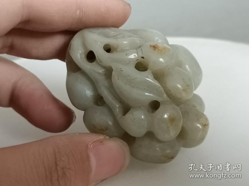 清代传世和田玉葫芦手把件.0