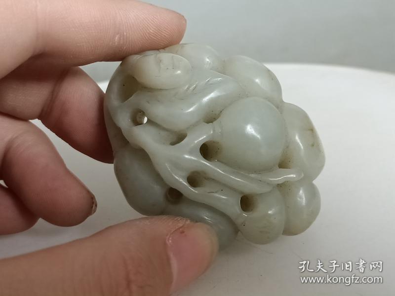 清代传世和田玉葫芦手把件.