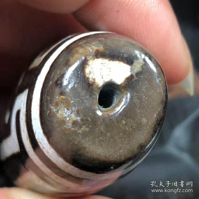 回流千年西藏老料高油包浆【六眼天珠】尺寸:65*27mm重量:63.1g