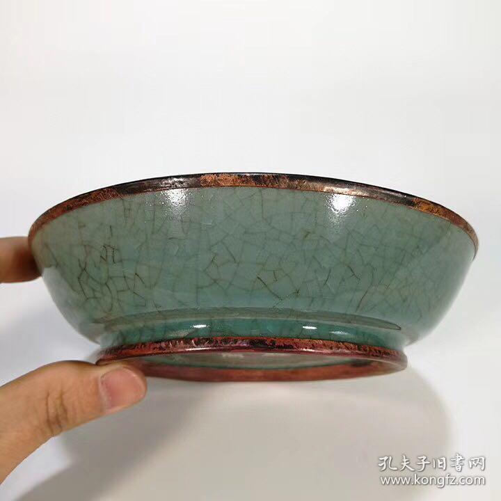 宋汝窑天青釉圆洗镶铜口(寿成殿皇后阁)