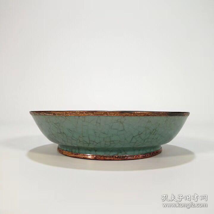 宋汝窑天青釉圆洗镶铜口(寿成殿皇后阁)