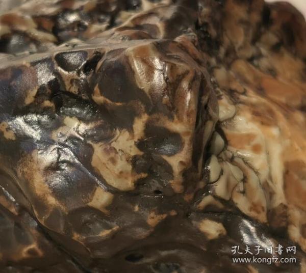 【原石】来自内蒙古戈壁的 沙漠漆原石 摆件(90*85*60mm)422.8g