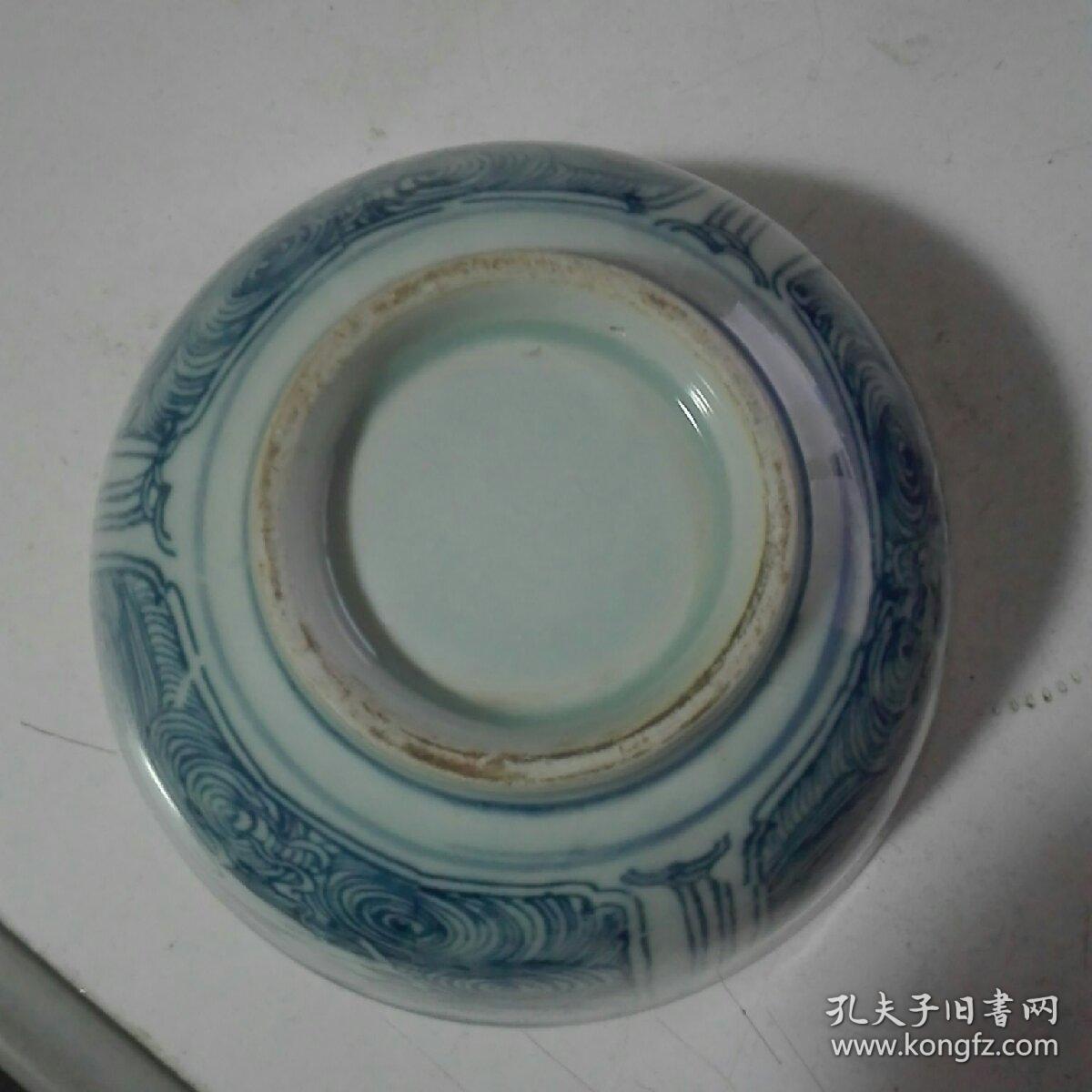 明代晚期豆青釉三面开窗青花留白马纹碗,瓷器大碗,民窑精品,收藏佳品.