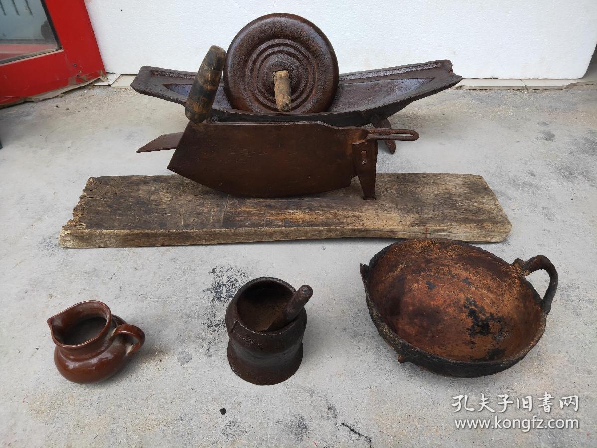 清代老中医用的工具五件套有药碾子捣药罐铡药刀药锅子程药杯样式精美