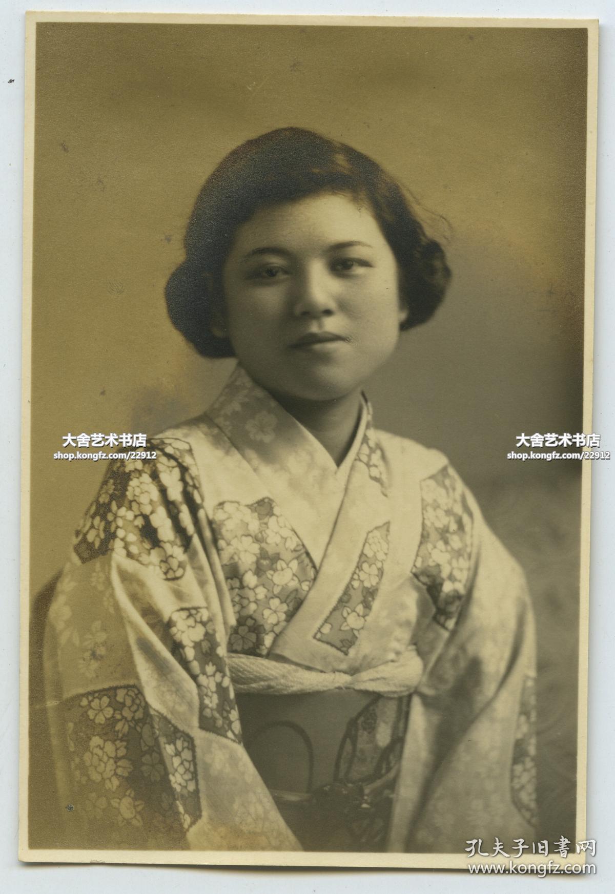 民国时期和服日本年轻女子肖像老照片