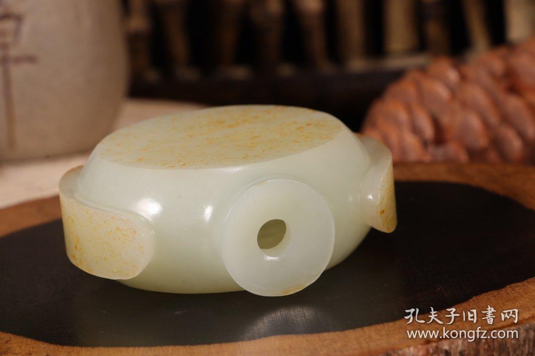 清代和田玉鼻烟壶
