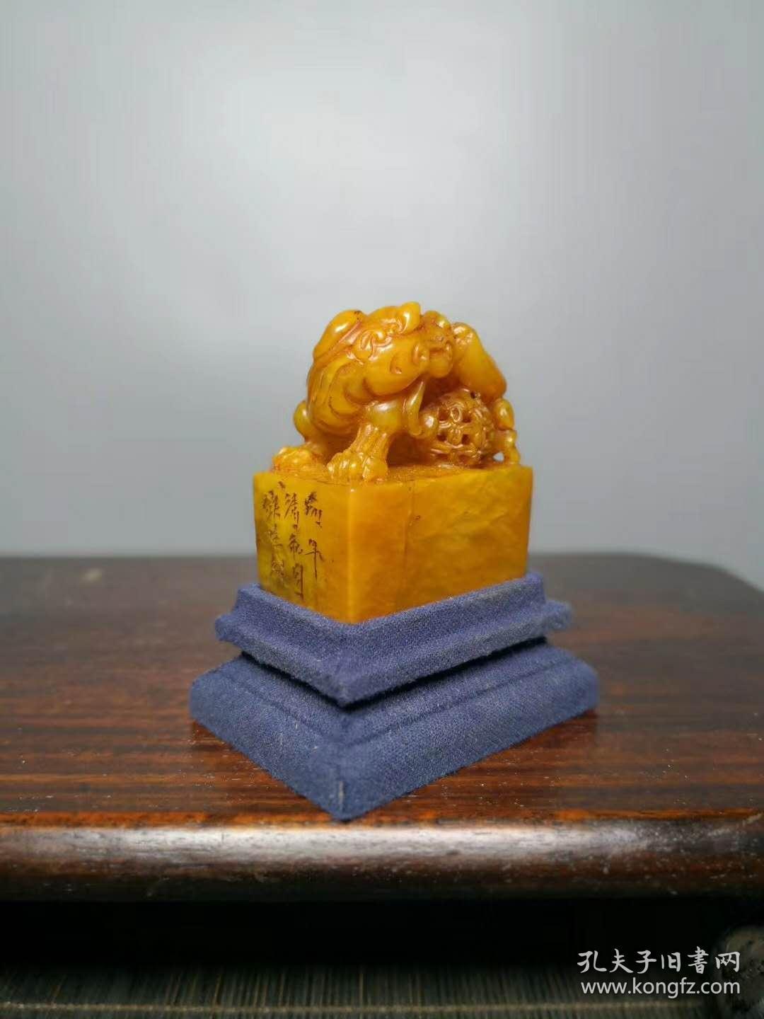 寿山田黄石印章,做工精细,包浆老厚,品相一流,长5宽3高5,重111.5克