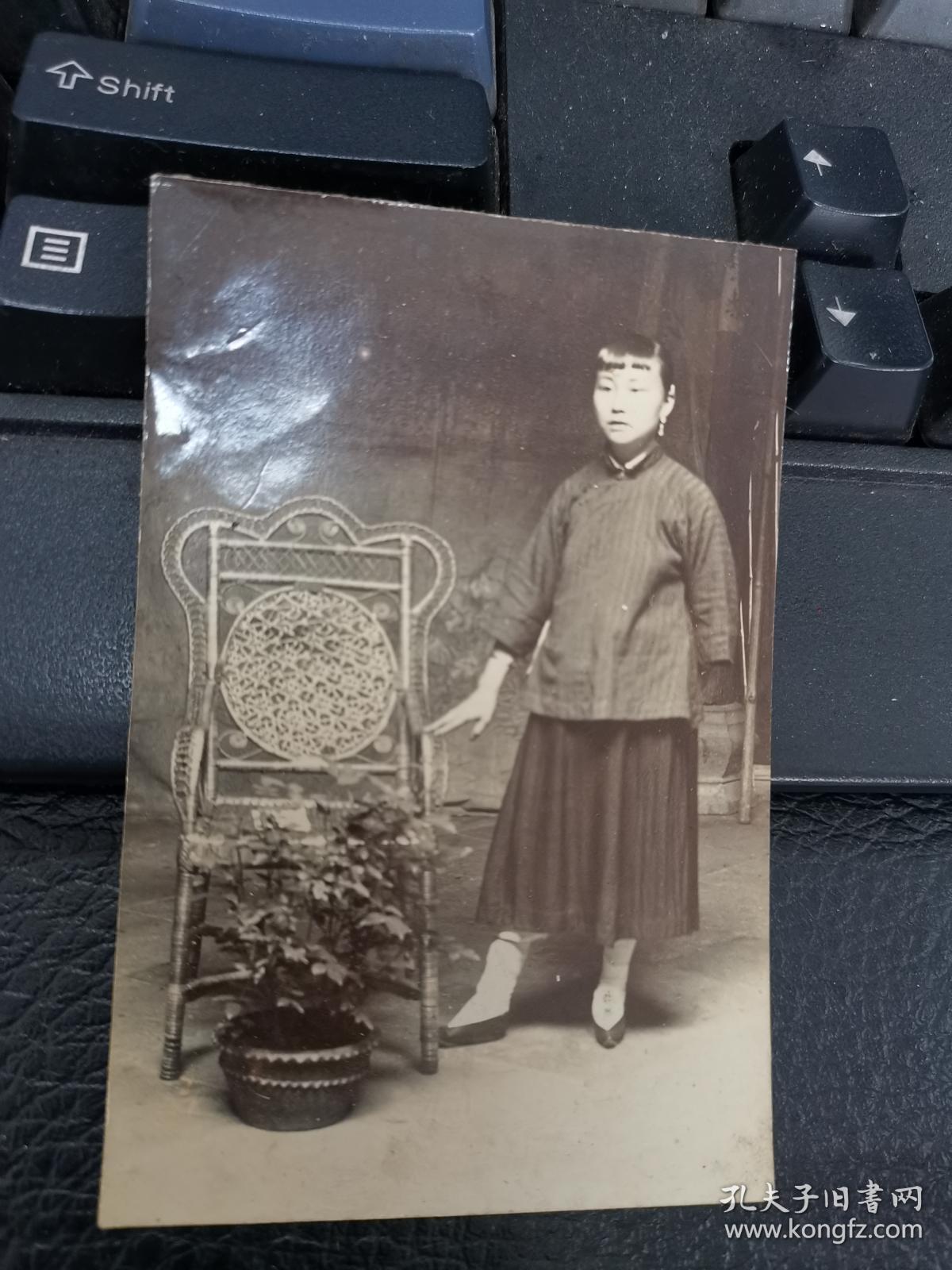 民国小脚旗袍美女