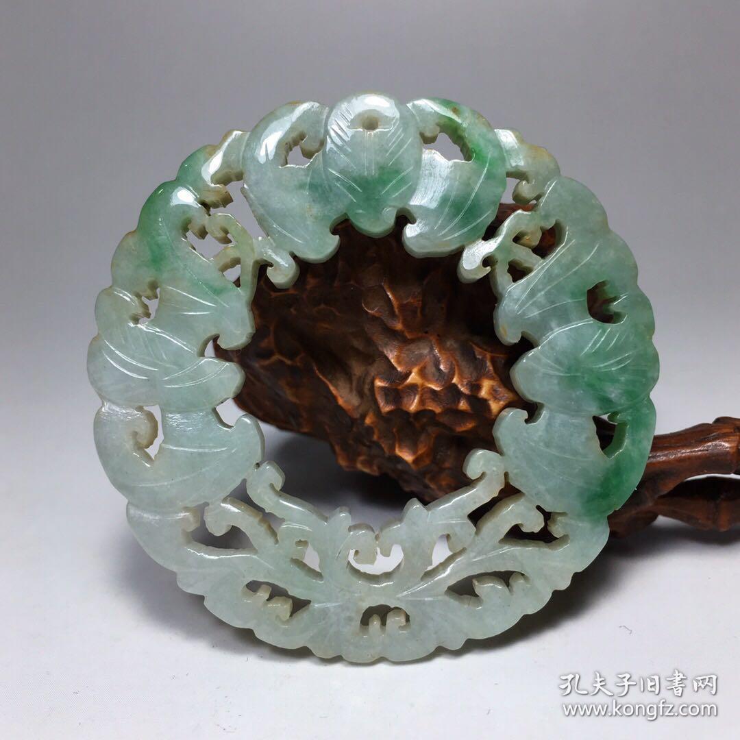 老翡翠镂雕双面工【花开富贵 福在眼前】挂件,雕工精湛,玉质细腻,包浆