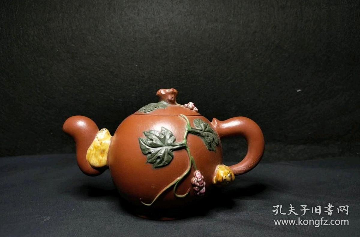 松鼠葡萄紫砂壶