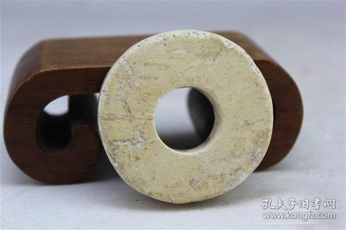 龙山文化,龙山玉器,龙山文化玉璧,龙山文化鸡骨白玉璧,器型特殊不多见