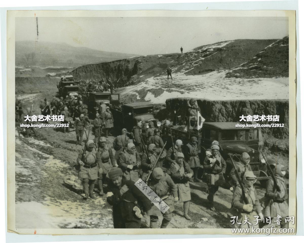民国1933年3月向河北热河一带行军集结的日军士兵老照片,长城抗战即将