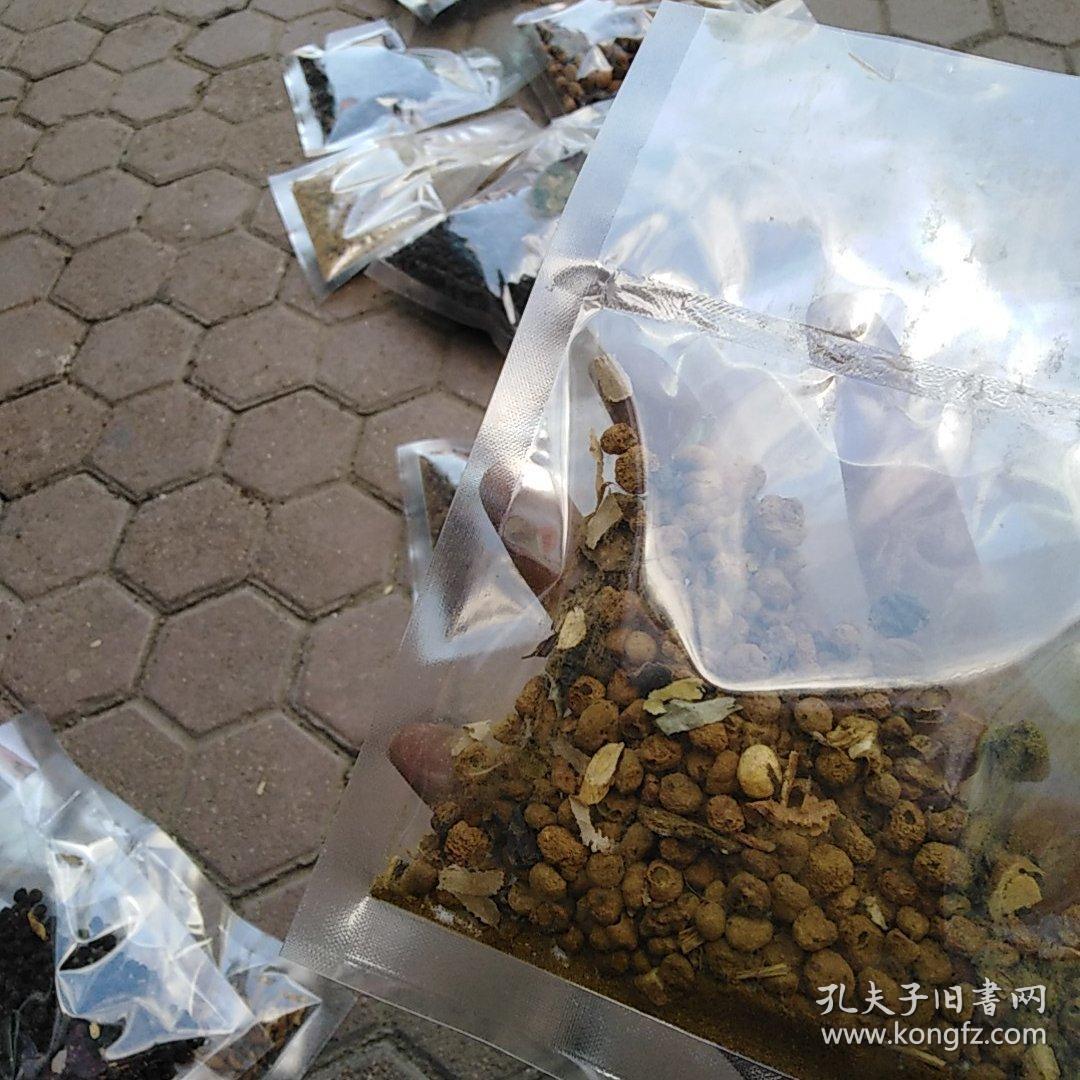 中药一堆年代70至80年代绝大多数都是内蒙古自治区中蒙医院的有收藏的