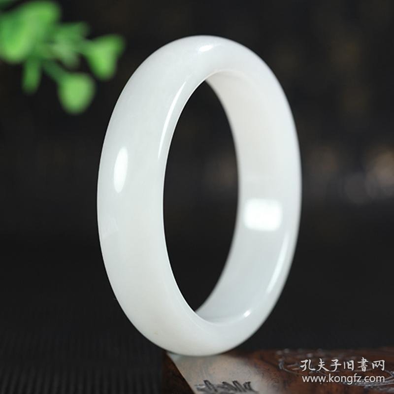 玉手镯怎么清洗会亮 0185b6bfde949af084_b.jpg