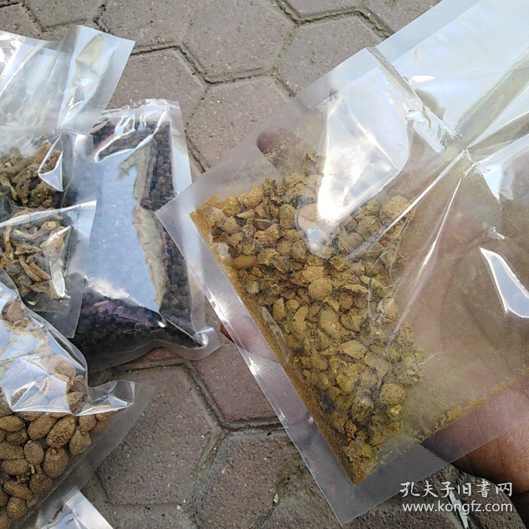 中药一堆,年代70至80年代,绝大多数都是内蒙古自治区中蒙医院的,有