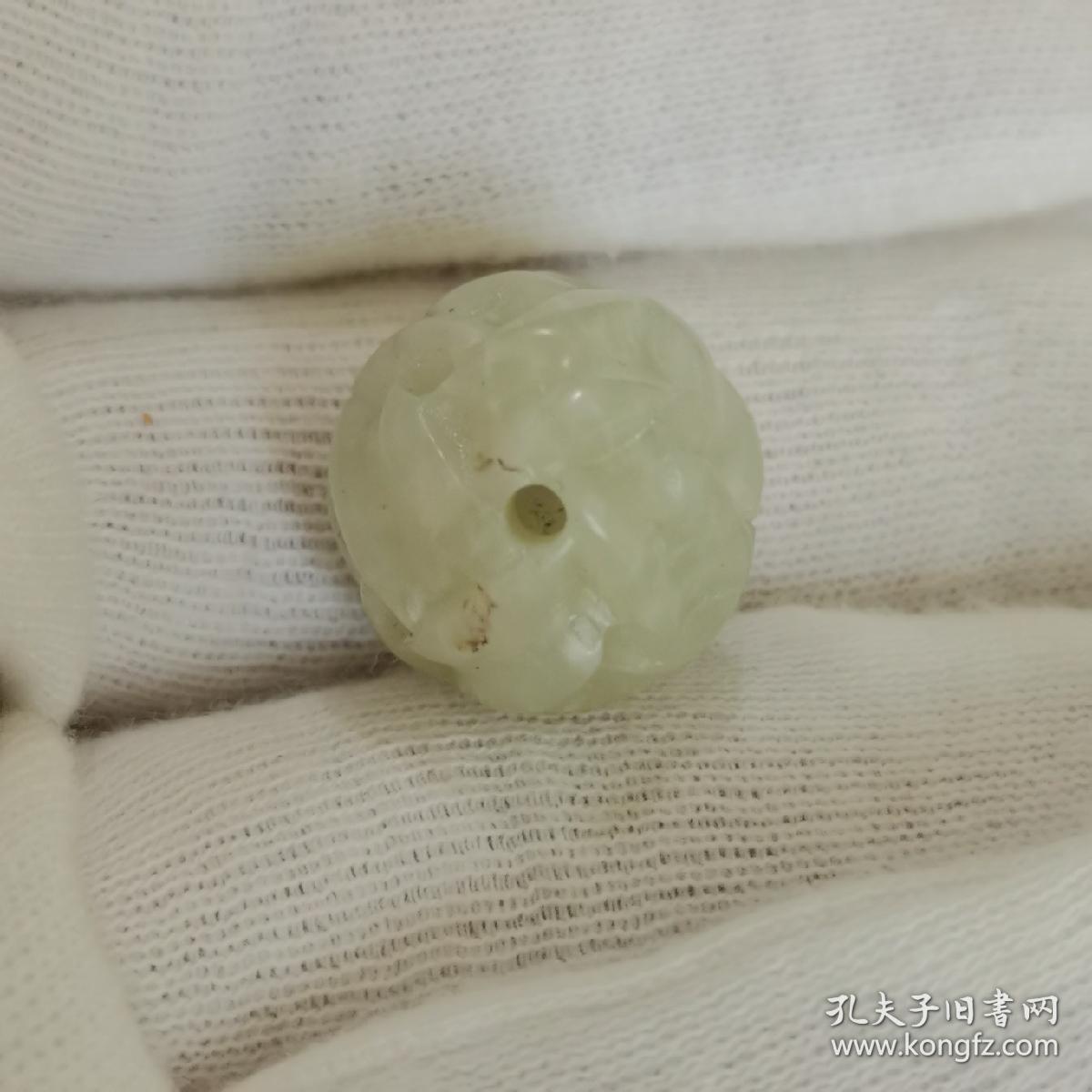 库存保真天然正宗和田青白玉人工雕刻绣球路路通配珠子15随形r96