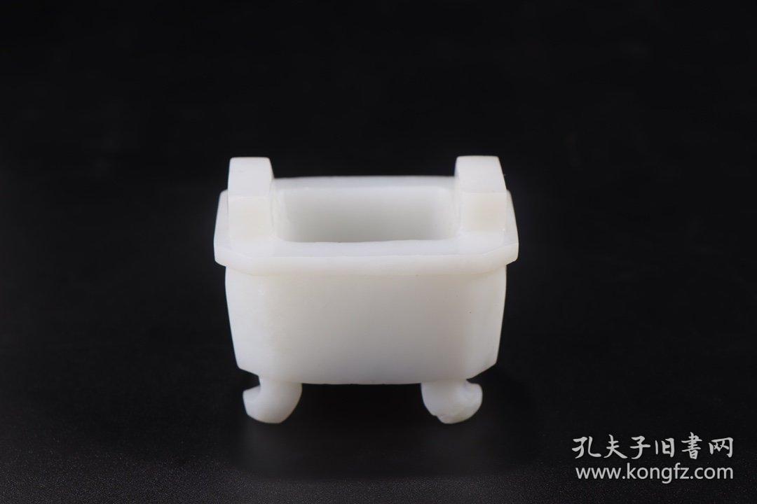 清代:和田玉观音摆件(两为一套)