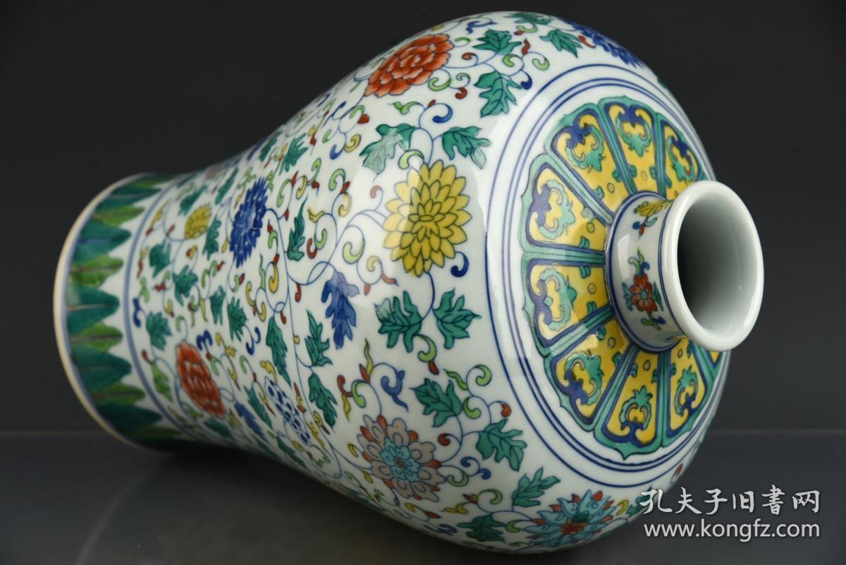 清乾隆斗彩缠枝花纹梅瓶高31.5cm宽21cm