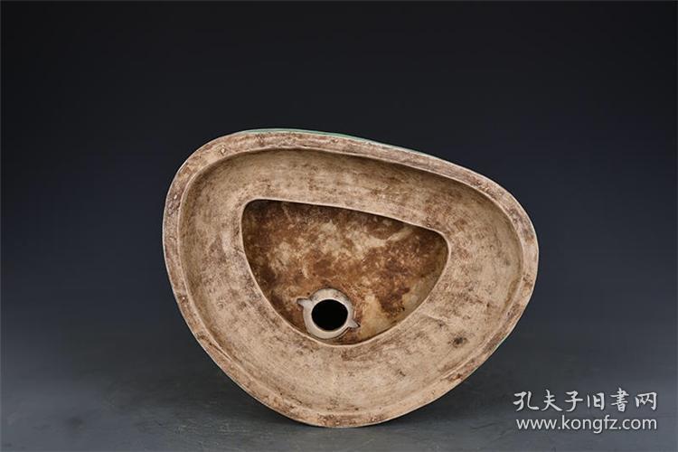 粉彩描金释迦摩尼佛像