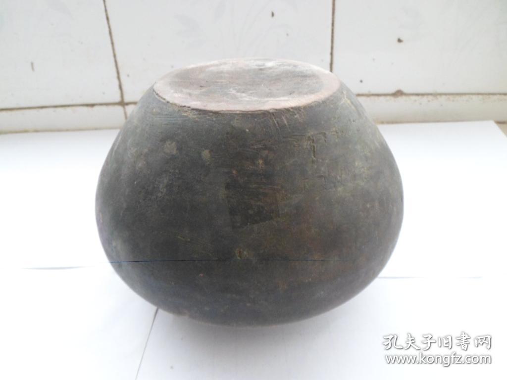 汉代黑陶罐
