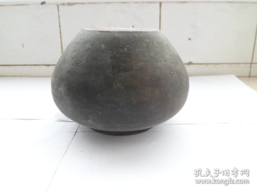汉代黑陶罐