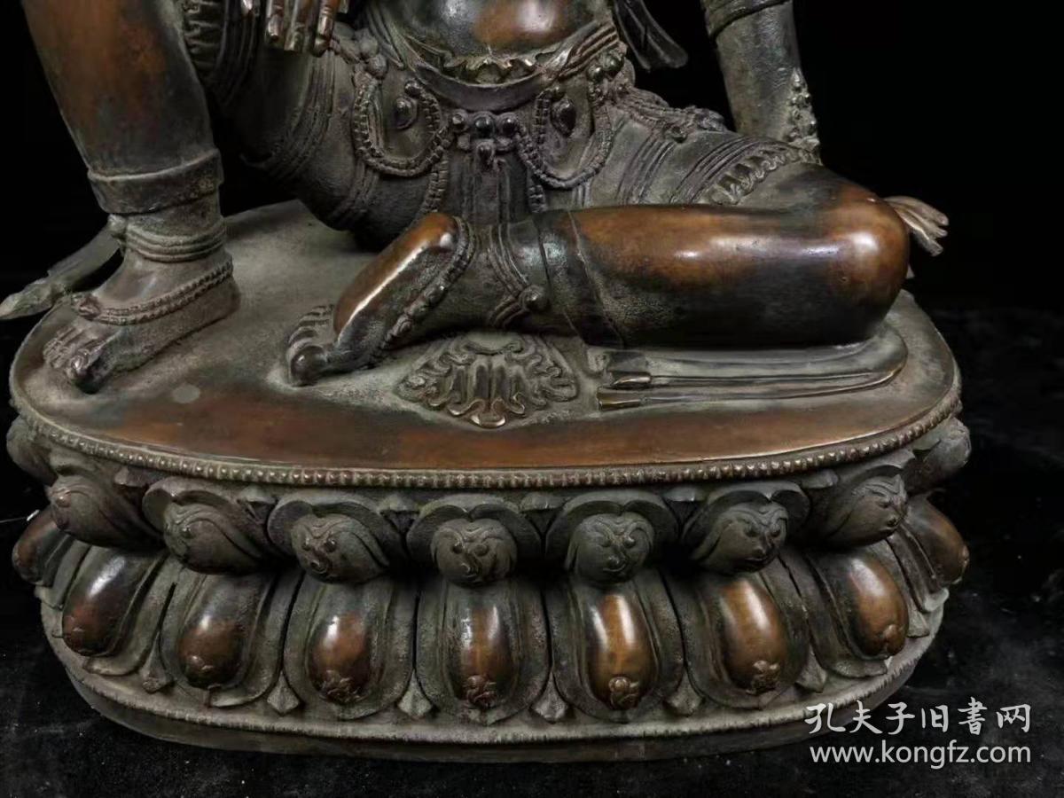 紫铜佛像,尼泊尔工,造型大气,品相完美,长30厘米,高47厘米,重量38.6斤