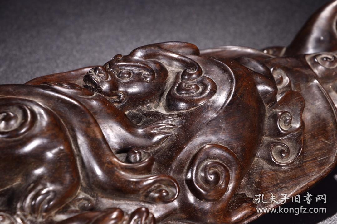 清代:红木雕螭龙纹摆件
