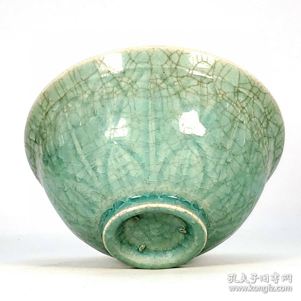 宋代汝窑冰裂纹【莲瓣纹】碗