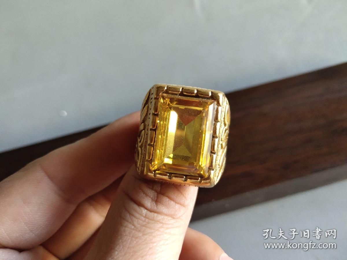 老凤祥18k金宝石戒指