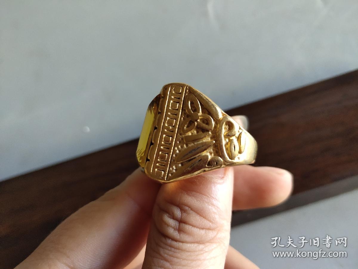 老凤祥18k金宝石戒指