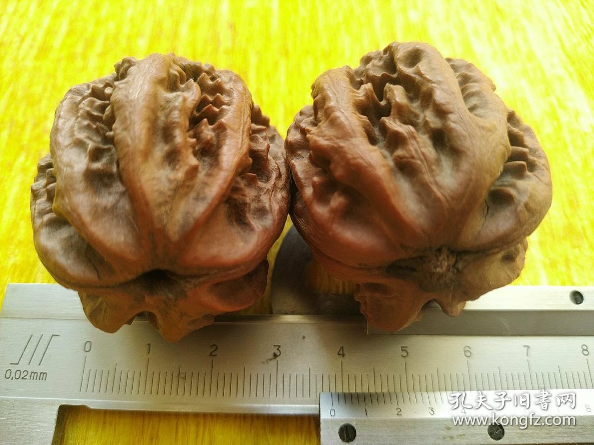 文玩核桃 一对东北野生粗筋大楸核桃,2008年下树的,全新未上手,保存