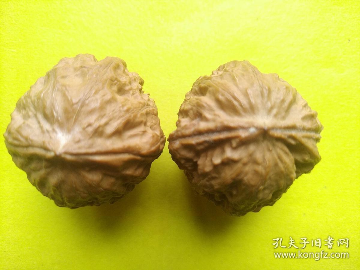 文玩核桃 东北野生楸核桃一对之元宝灯笼,2009年下树,全新未上手,保存