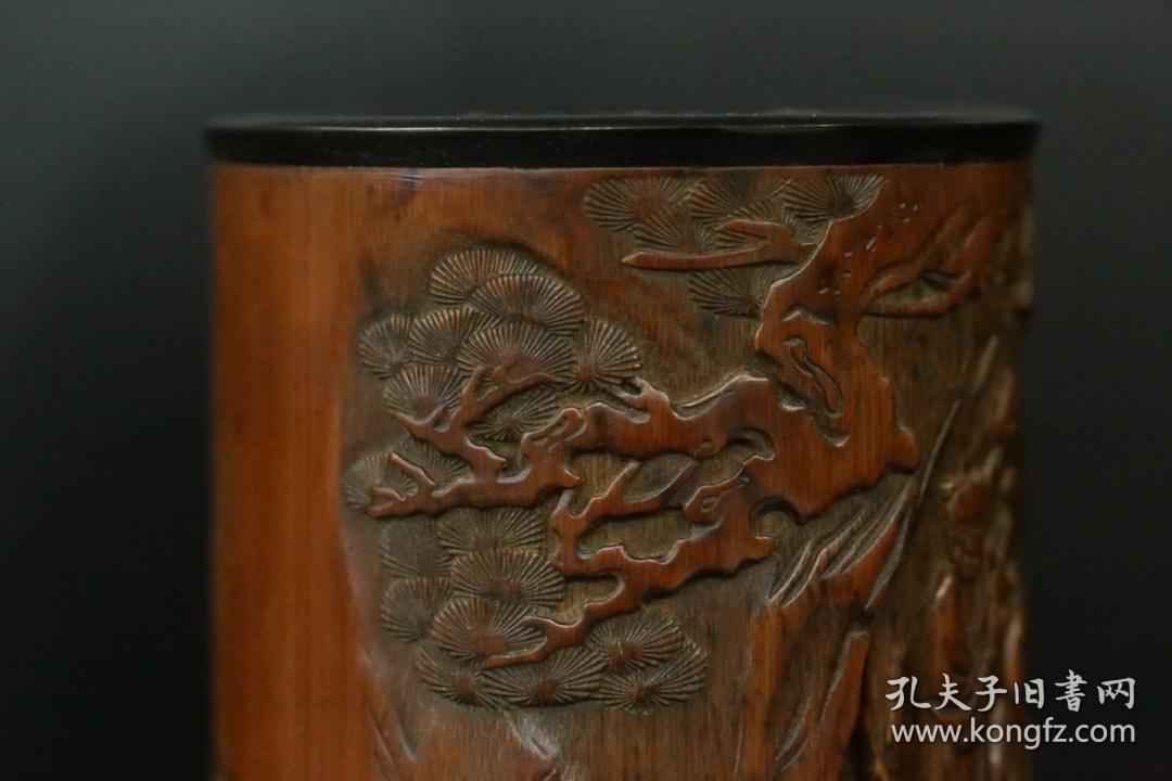 清代竹雕松下高仕笔筒