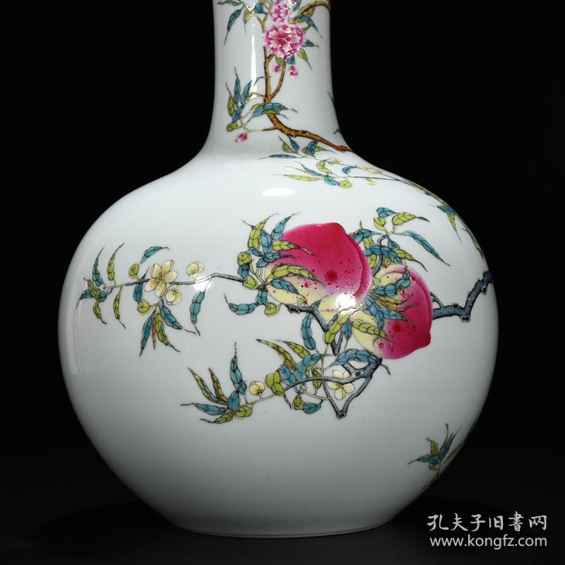 清雍正粉彩八桃天球瓶
