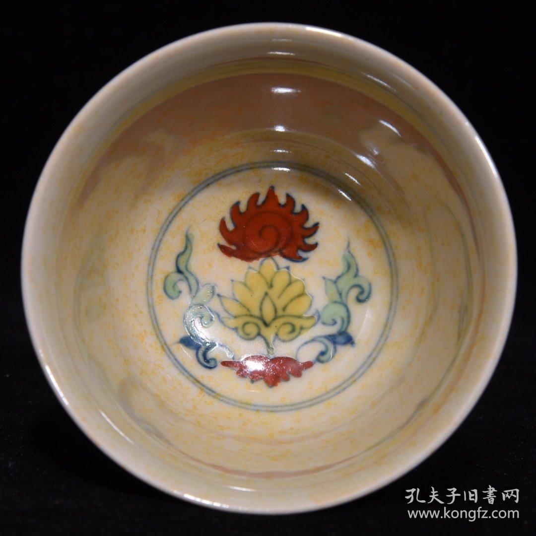 明成化斗彩八宝纹高足杯
