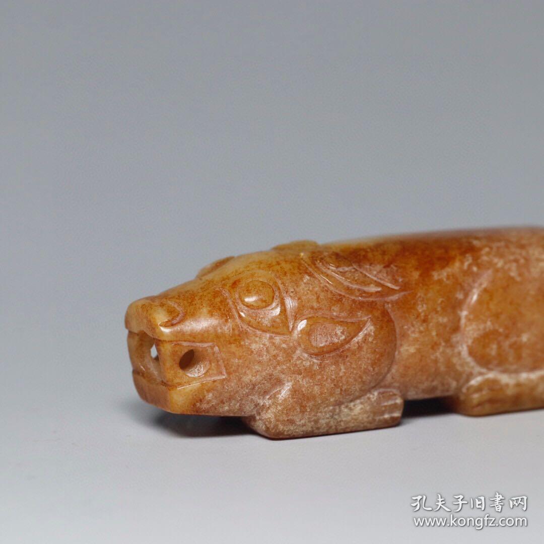 精品旧藏汉代老和田玉【玉猪】把件,雕工精湛,玉质细腻,包浆老道,细节
