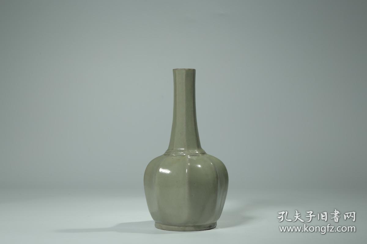 明代,龙泉八棱长颈瓶