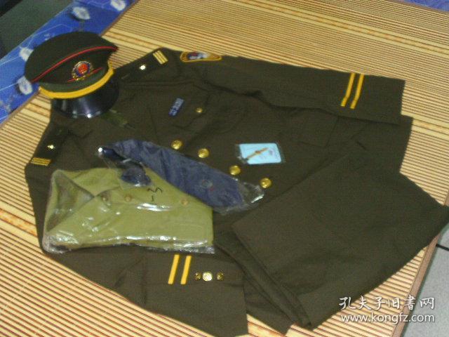 95年老公安警察公警深橄榄绿色凡尔丁料春秋老警服老工装制服全套收藏